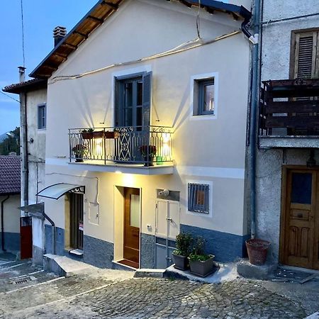 Piccola Dimora Accogliente E Molto Panoramica Villa Tagliacozzo Bagian luar foto