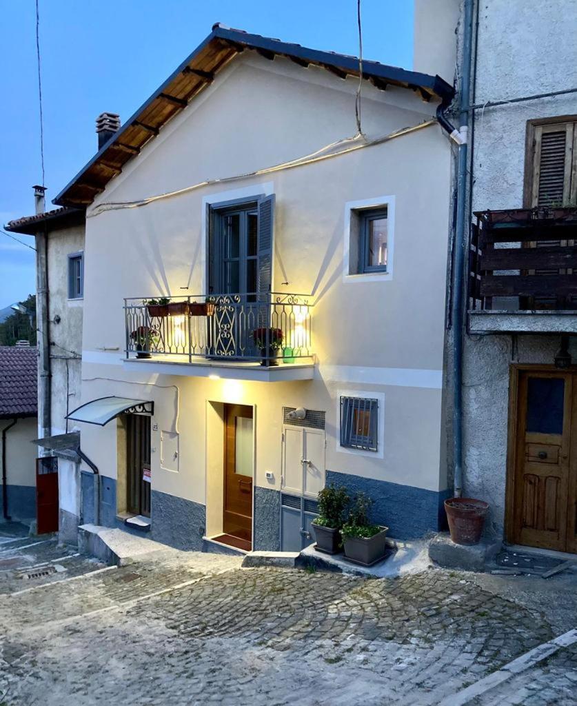 Piccola Dimora Accogliente E Molto Panoramica Villa Tagliacozzo Bagian luar foto